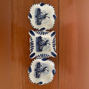 Vintage Delfts hand painted Holland blue windmill ash tray set of 3